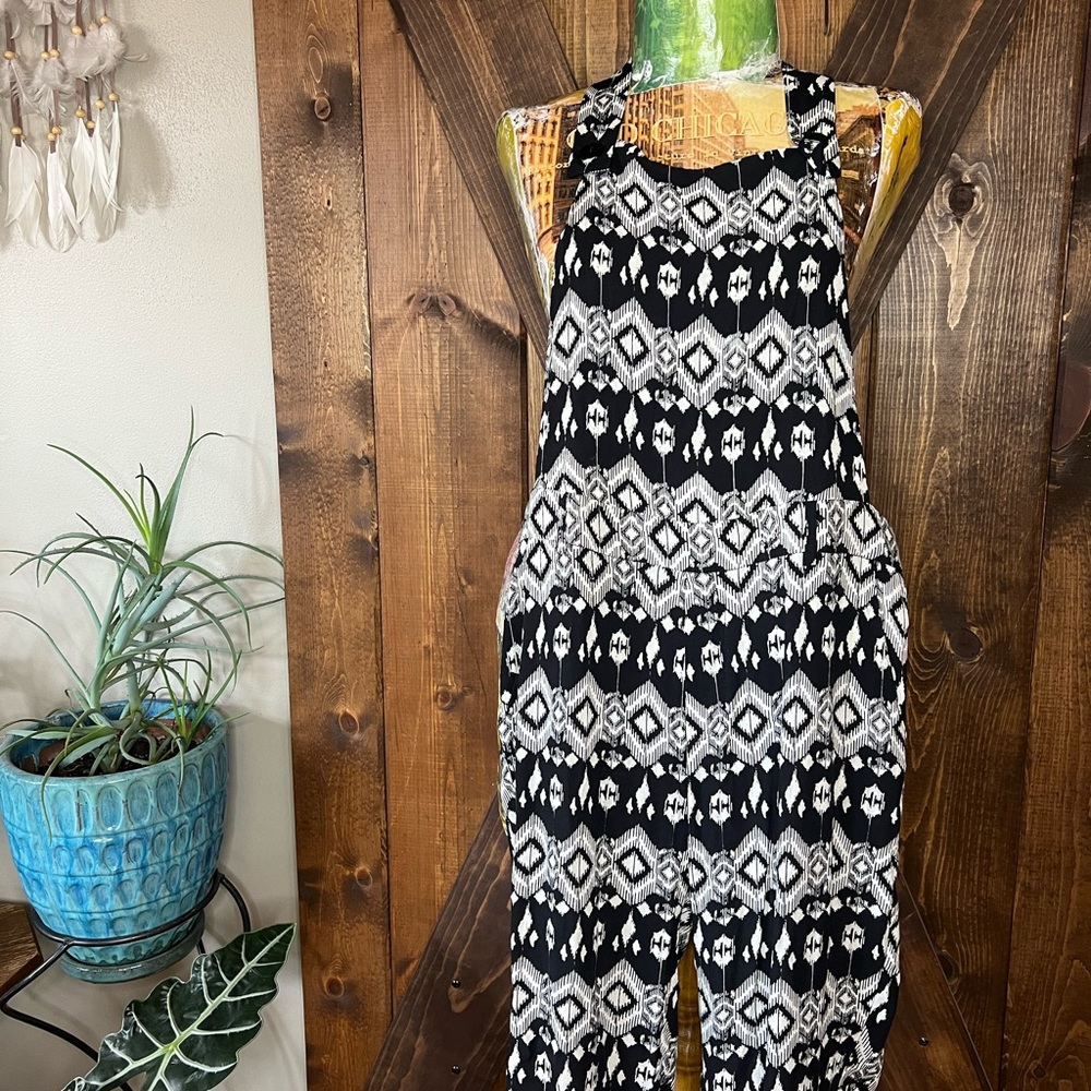 Button Top Romper - Picture 2 of 5